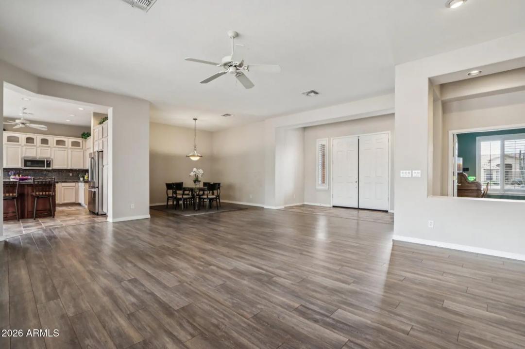 Real Estate Picture 9