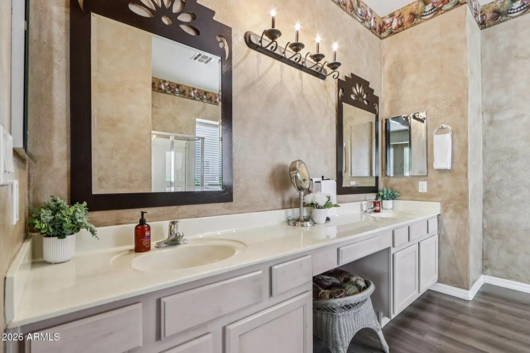 Real Estate Picture 24