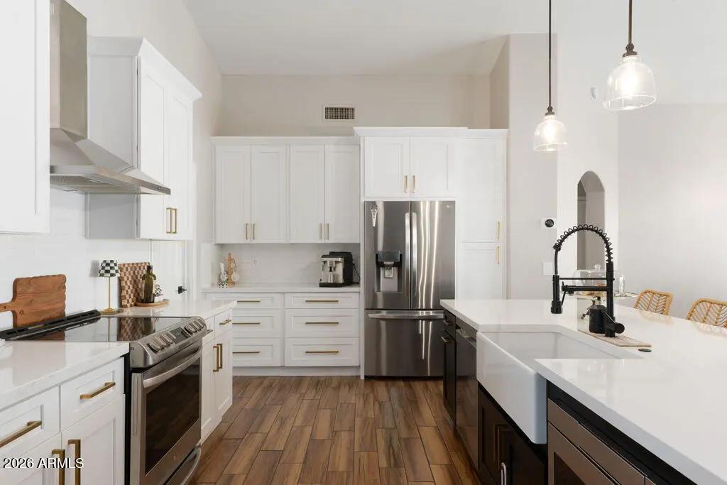 Real Estate Picture 5