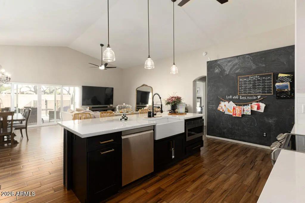 Real Estate Picture 8