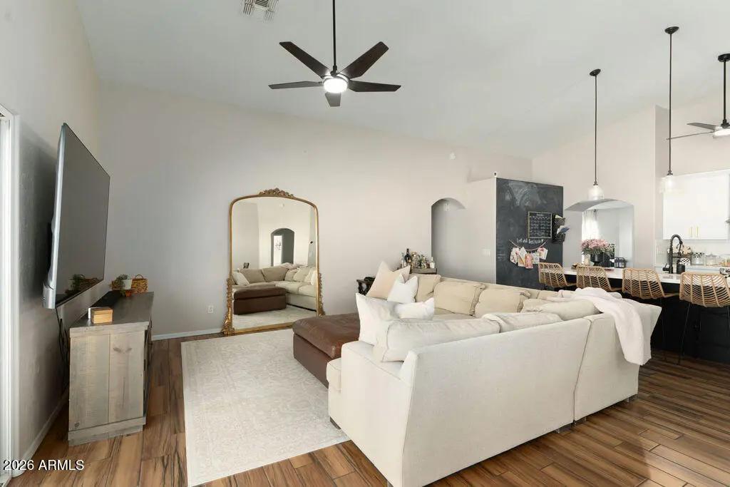 Real Estate Picture 11