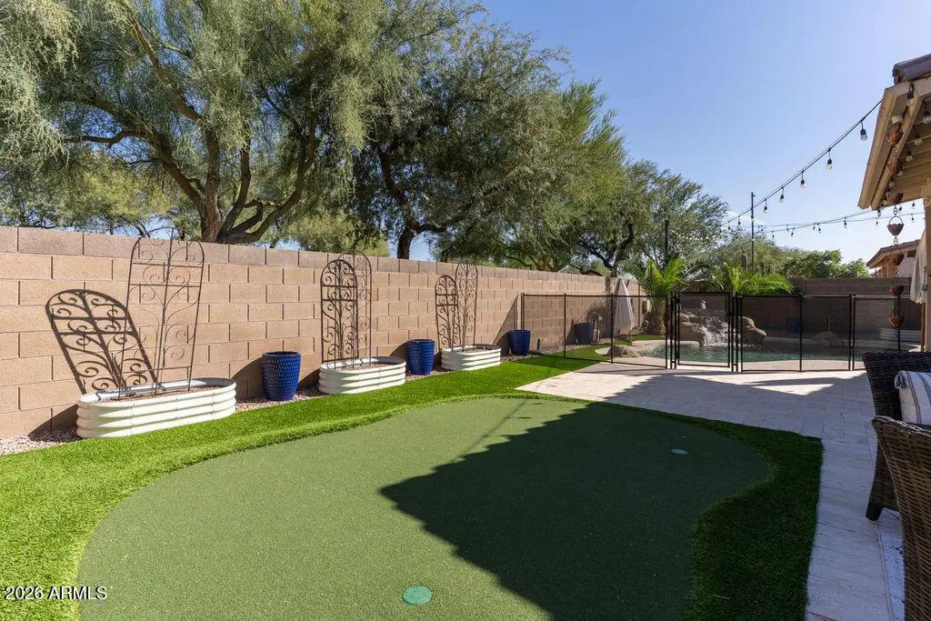 Real Estate Picture 18