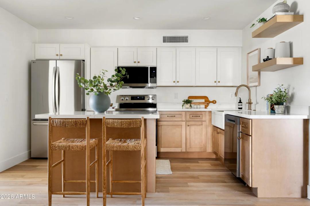 Real Estate Picture 10