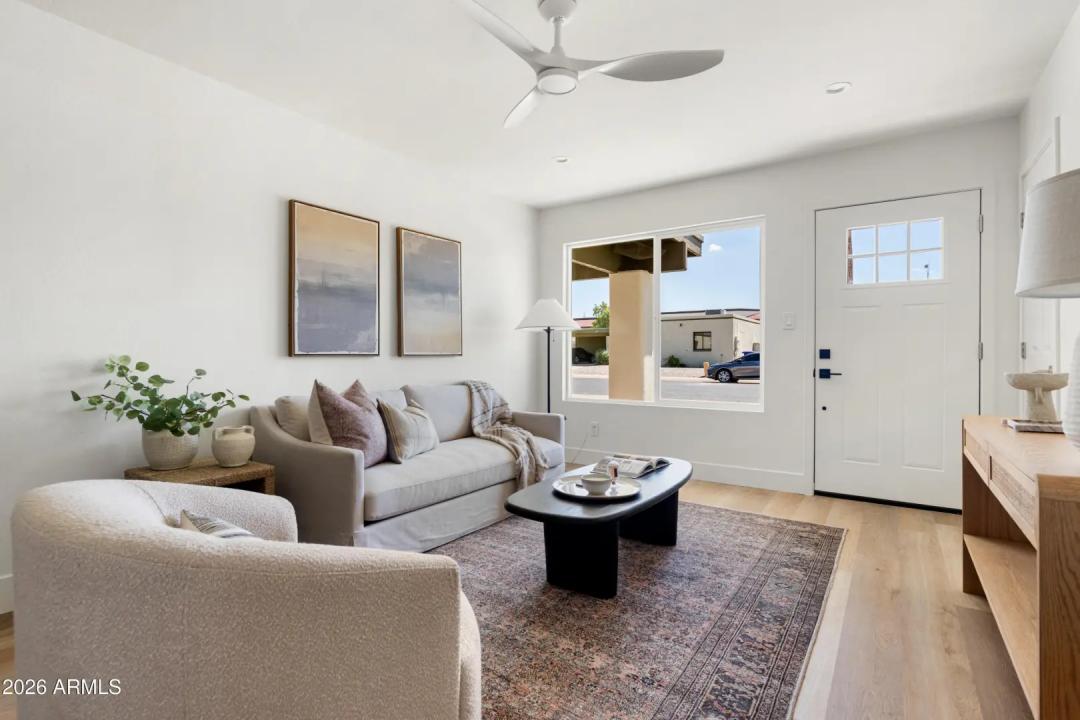 Real Estate Picture 5