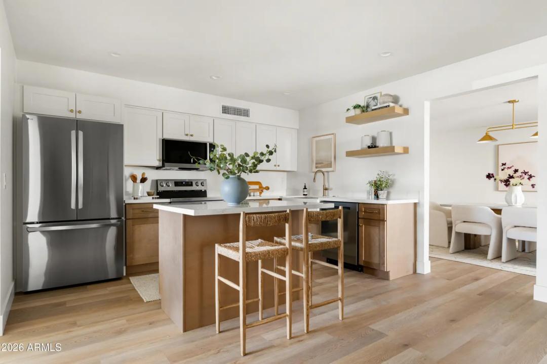Real Estate Picture 8