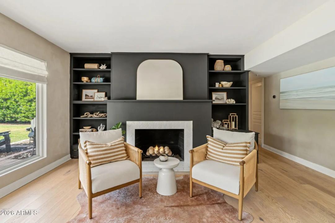 Real Estate Picture 12