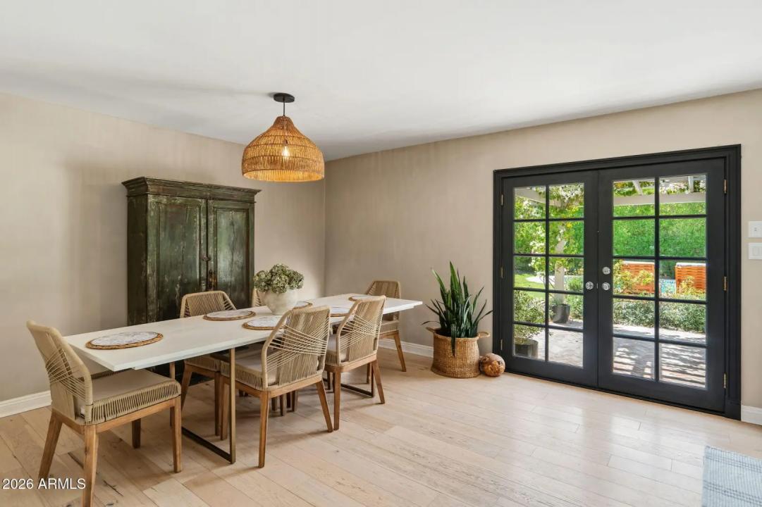 Real Estate Picture 14