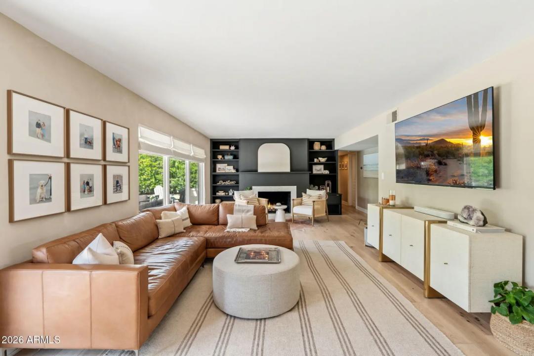 Real Estate Picture 8