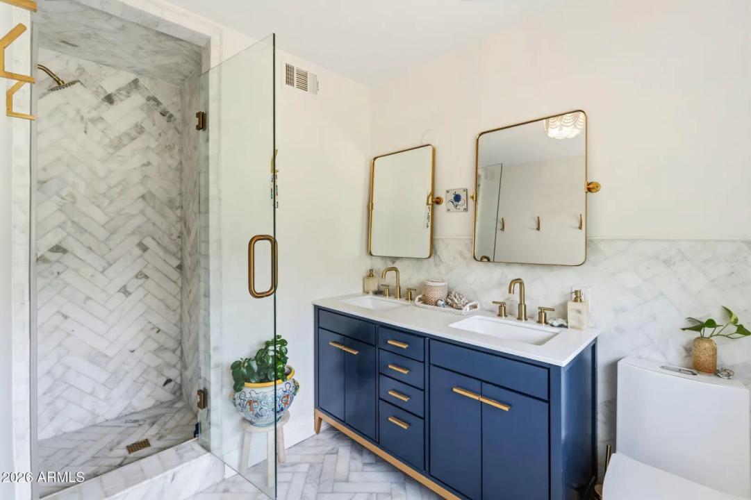Real Estate Picture 17