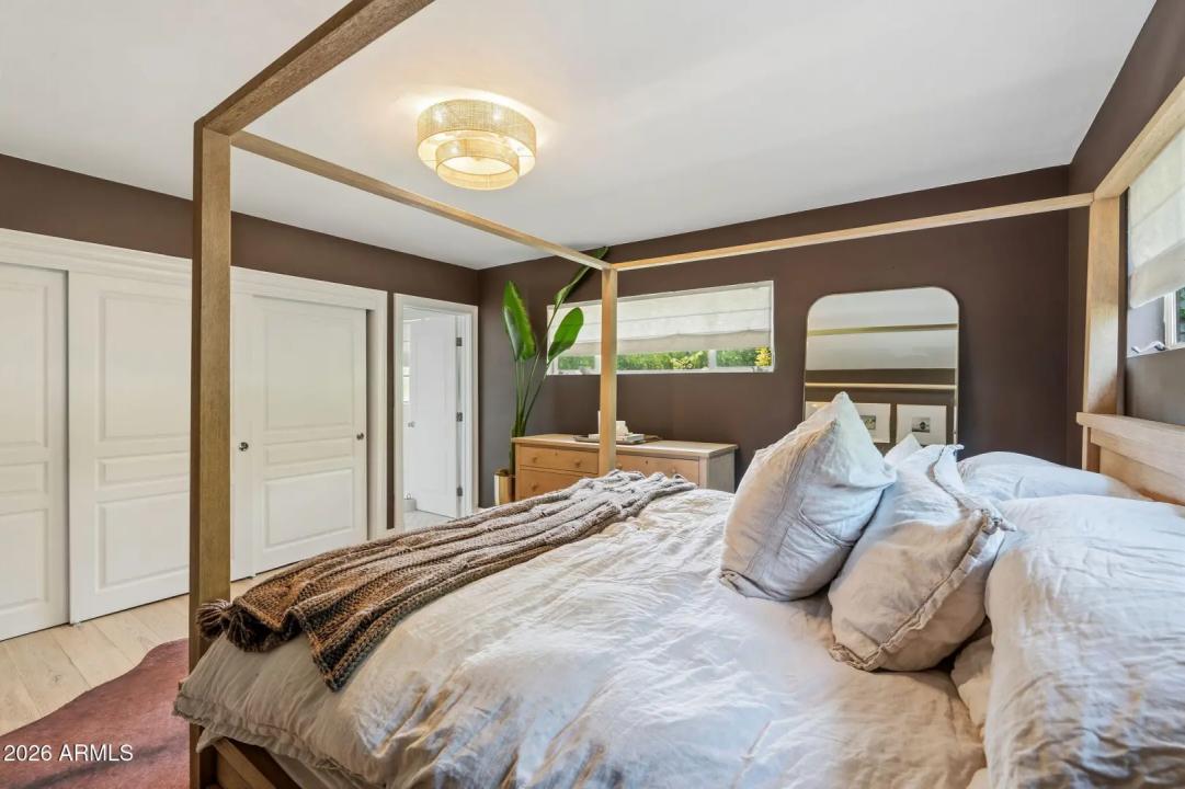 Real Estate Picture 15