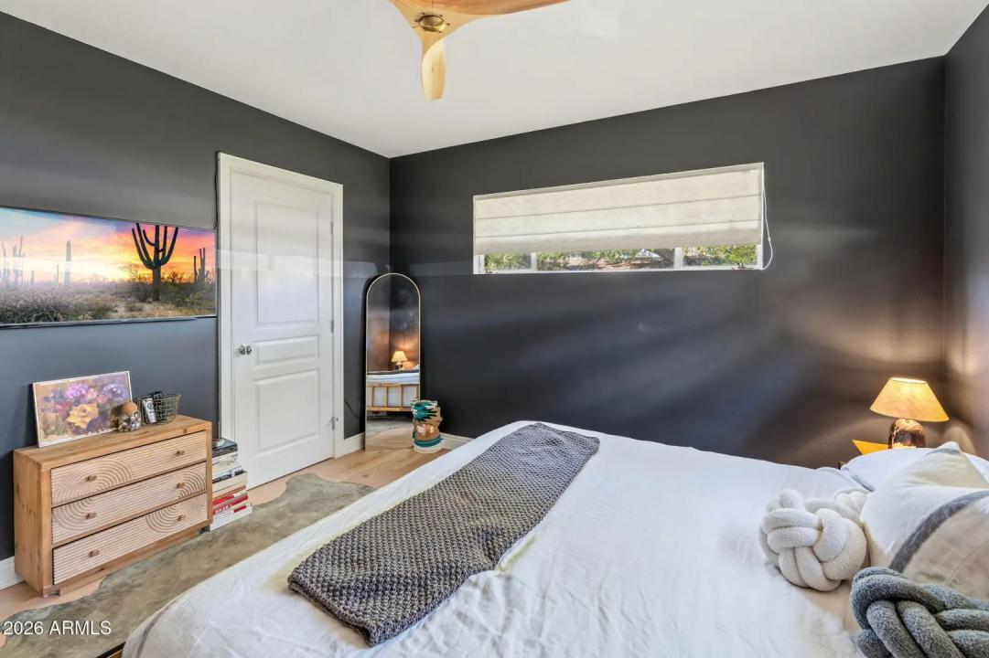 Real Estate Picture 18