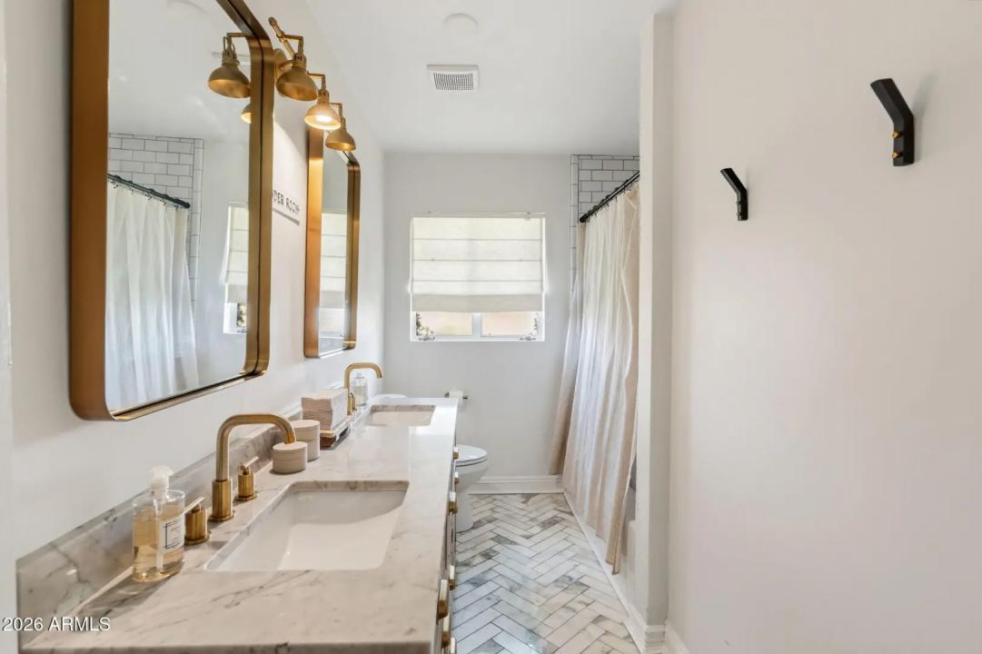 Real Estate Picture 21