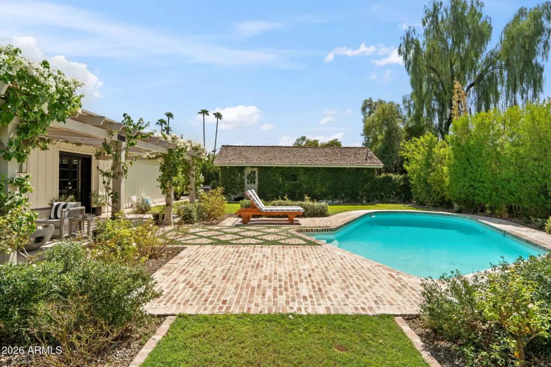 Real Estate Picture 29