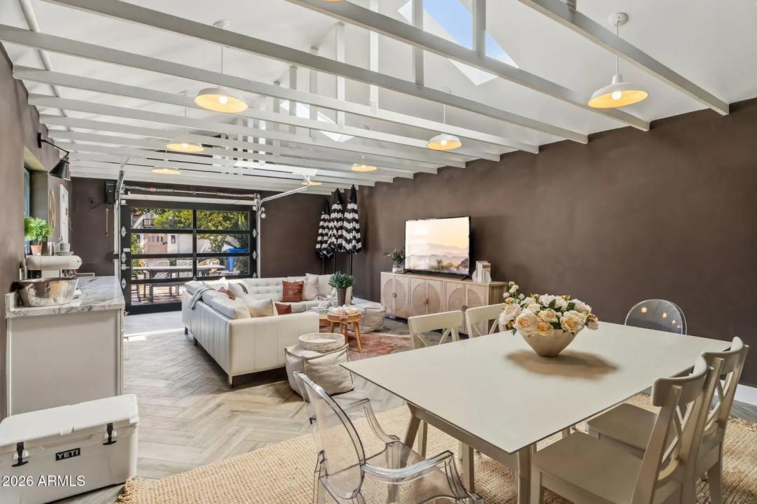 Real Estate Picture 25