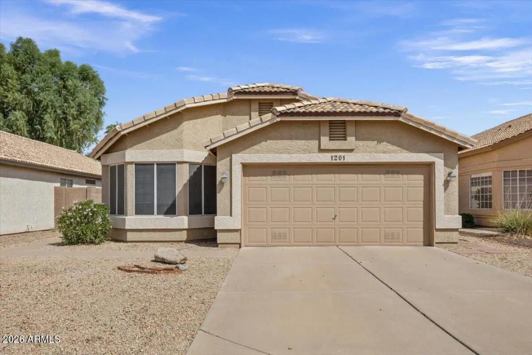 Real Estate Picture 4