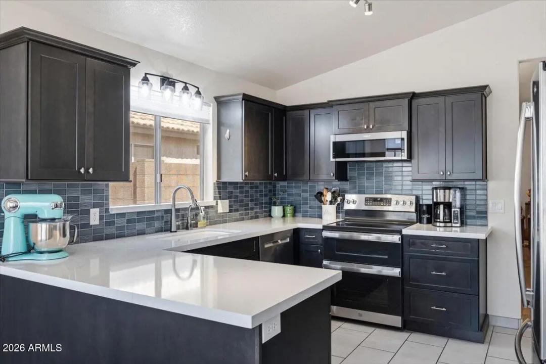 Real Estate Picture 10