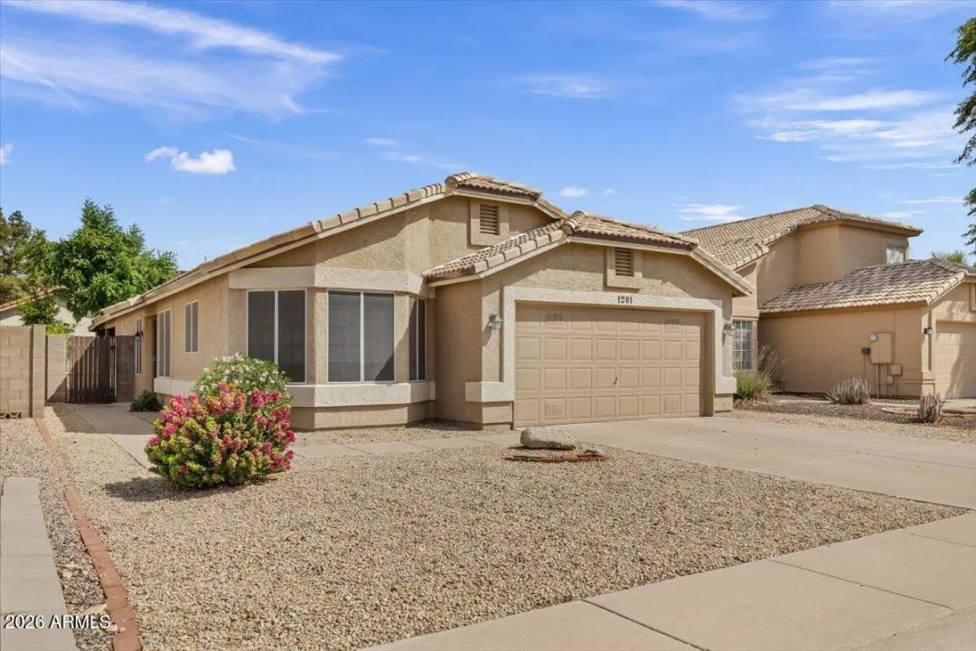 Real Estate Picture 3