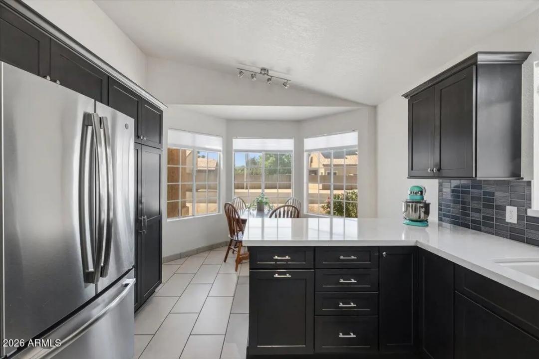 Real Estate Picture 8