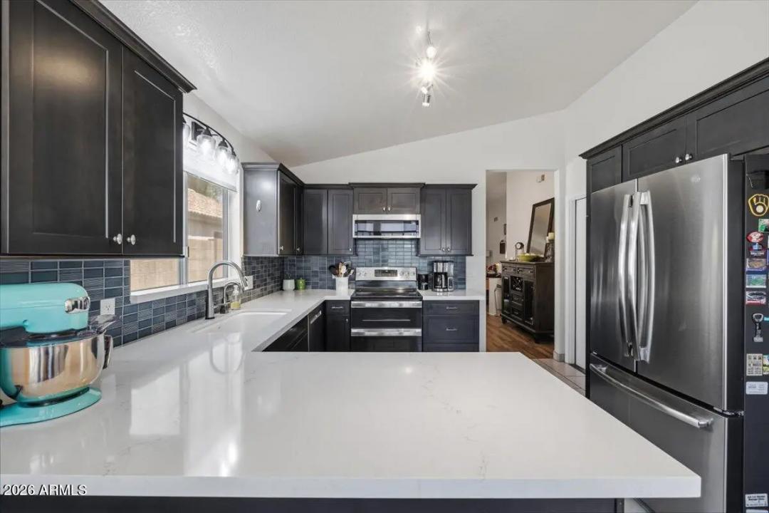 Real Estate Picture 9