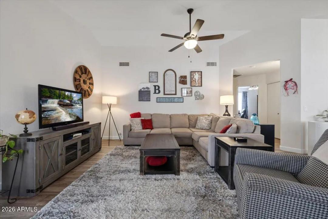 Real Estate Picture 15