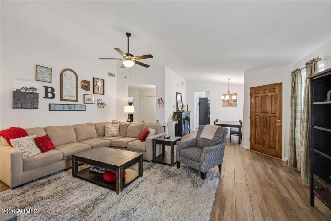 Real Estate Picture 16