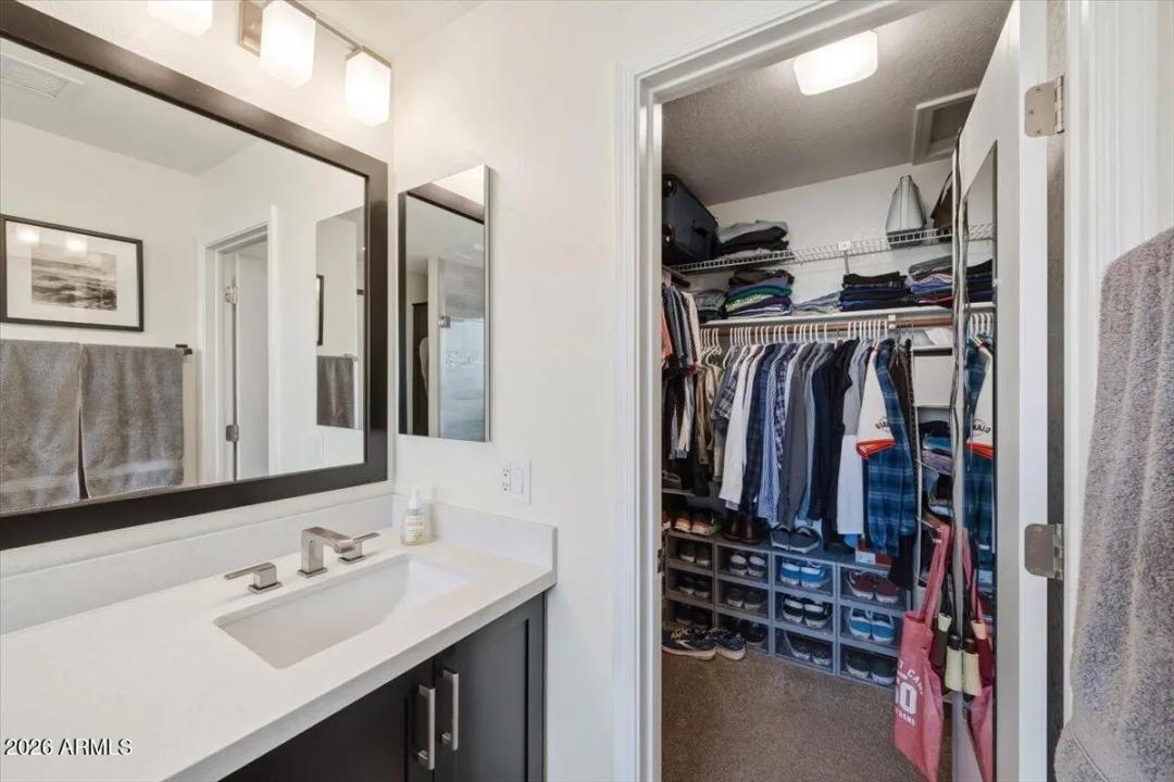 Real Estate Picture 22