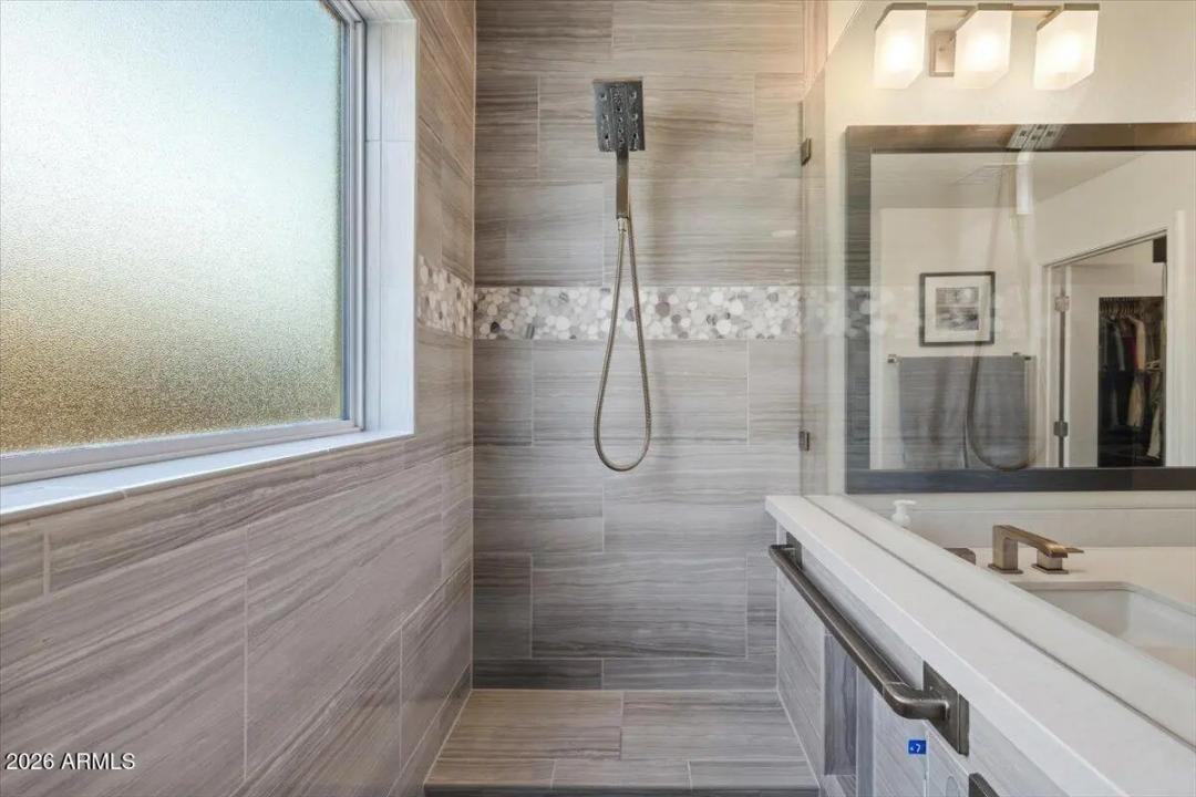Real Estate Picture 23