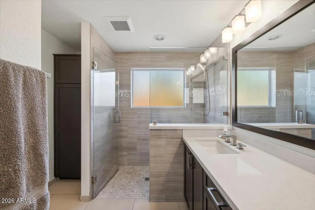 Real Estate Picture 26