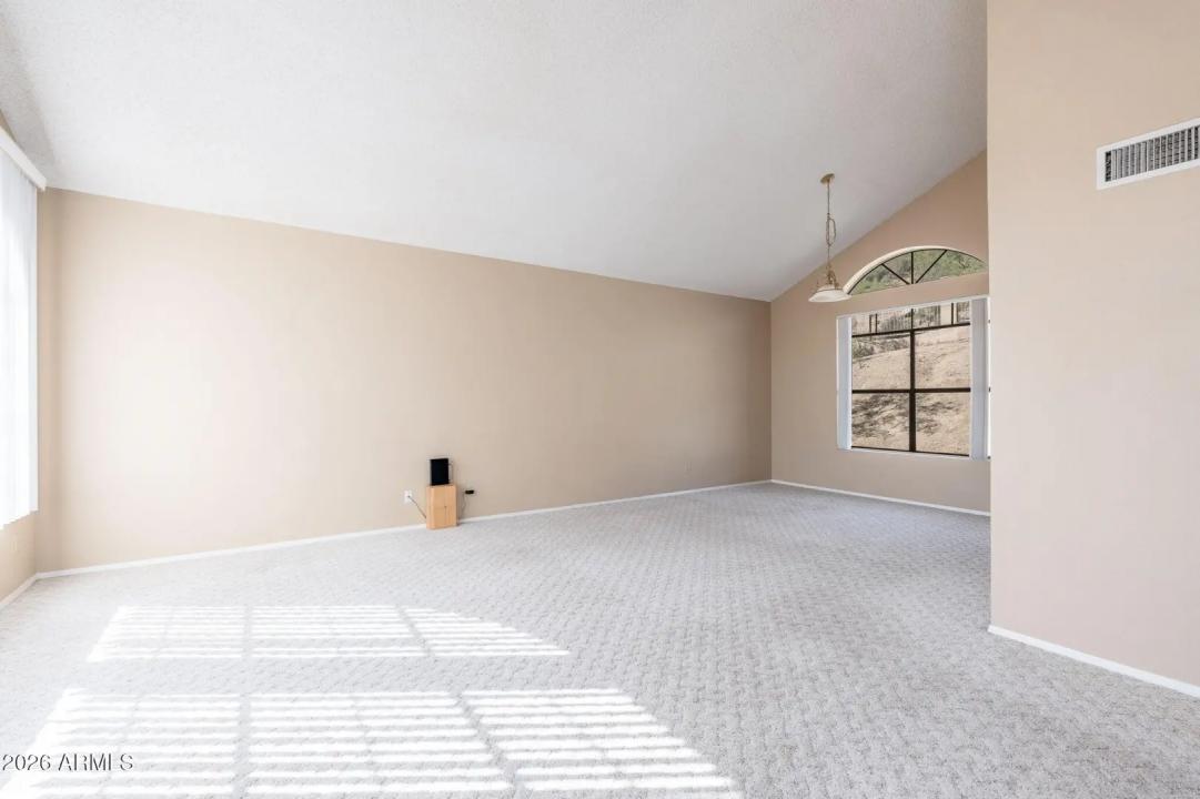 Real Estate Picture 3