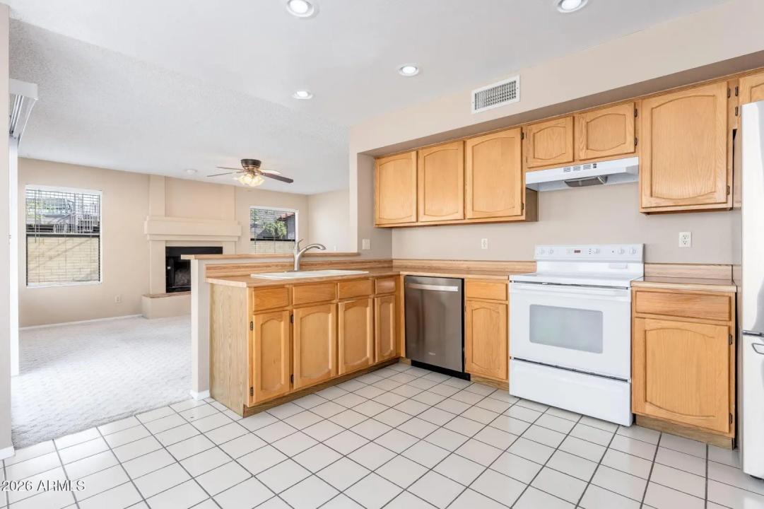 Real Estate Picture 15