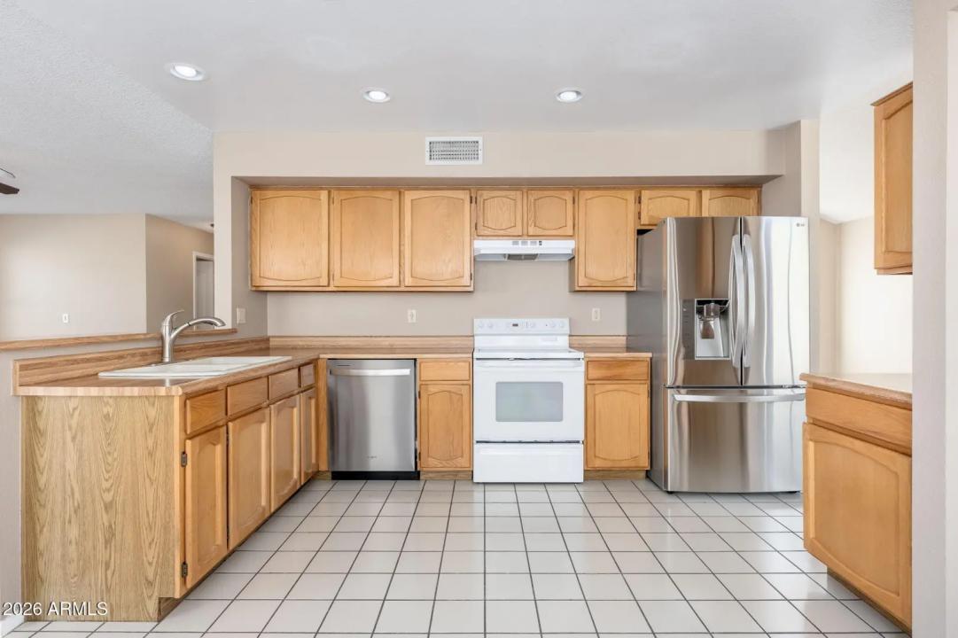 Real Estate Picture 16