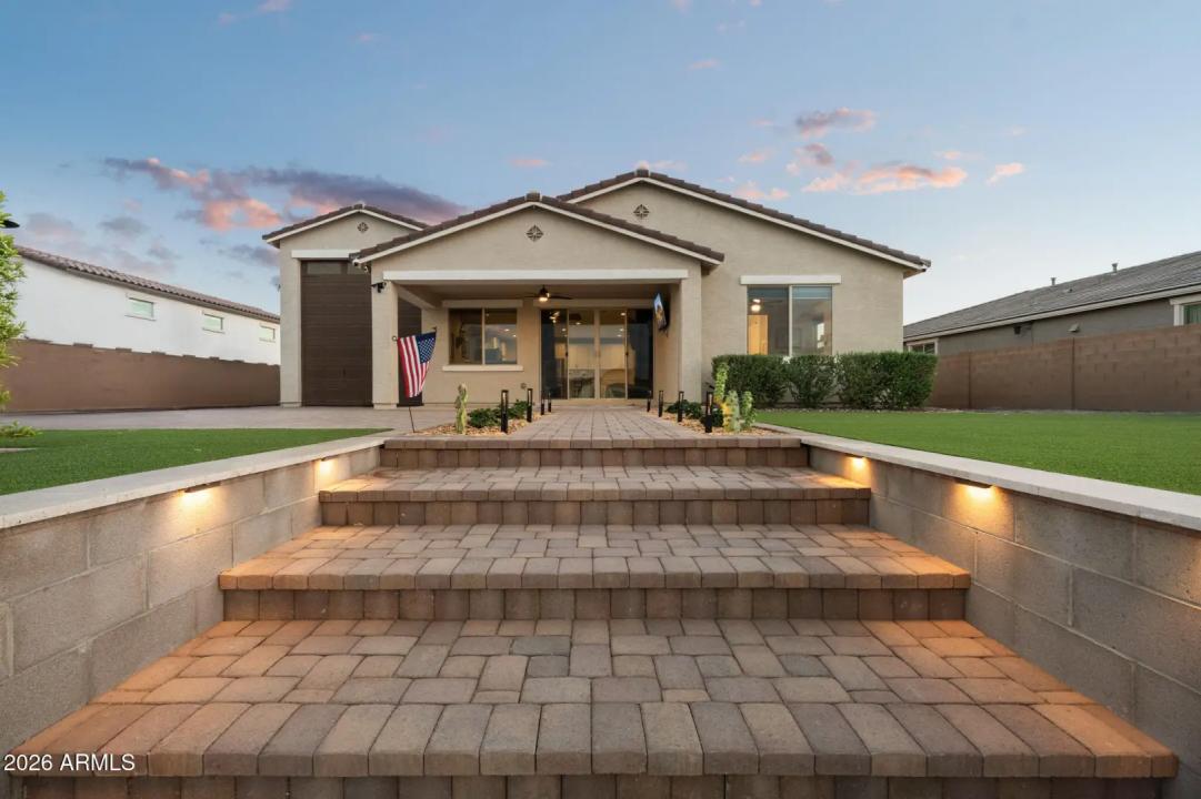 Real Estate Picture 10