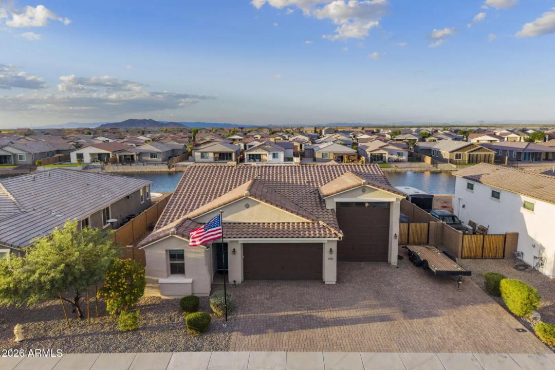 Real Estate Picture 14