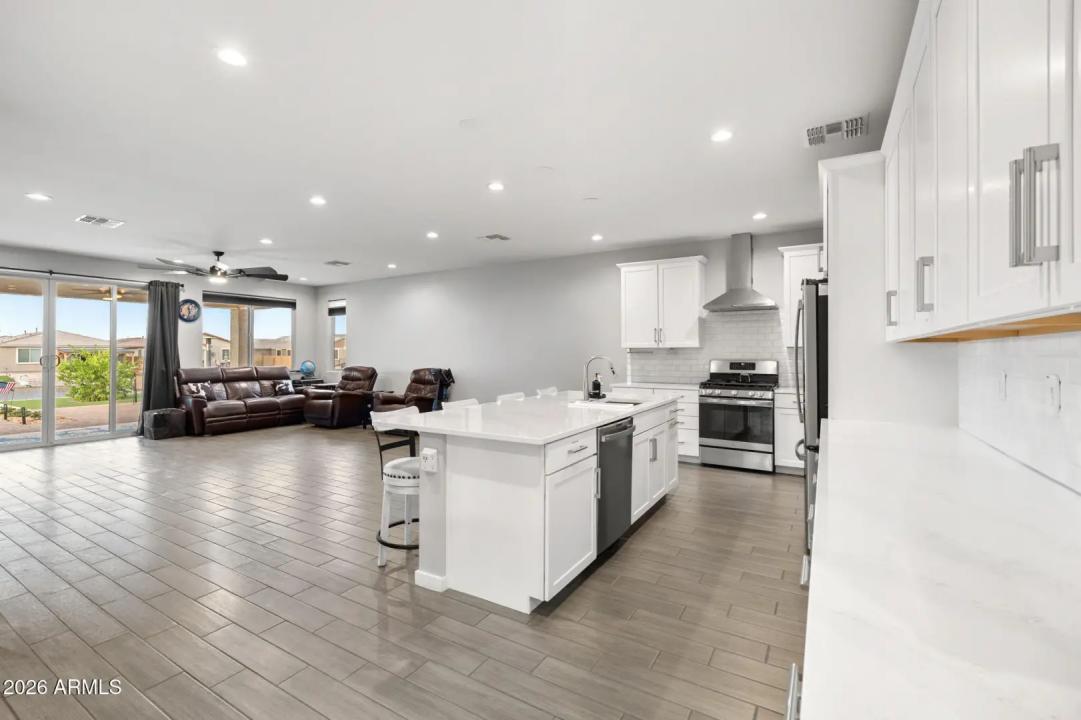 Real Estate Picture 20