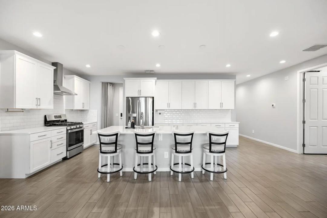 Real Estate Picture 22
