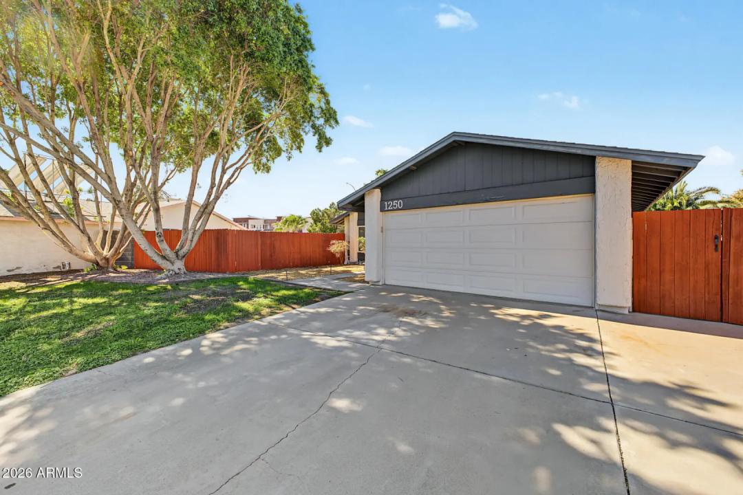 Real Estate Picture 3