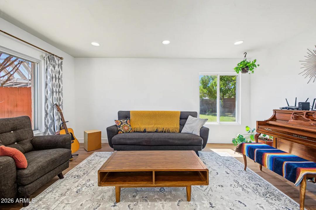 Real Estate Picture 5