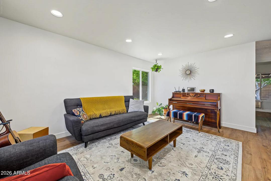 Real Estate Picture 6
