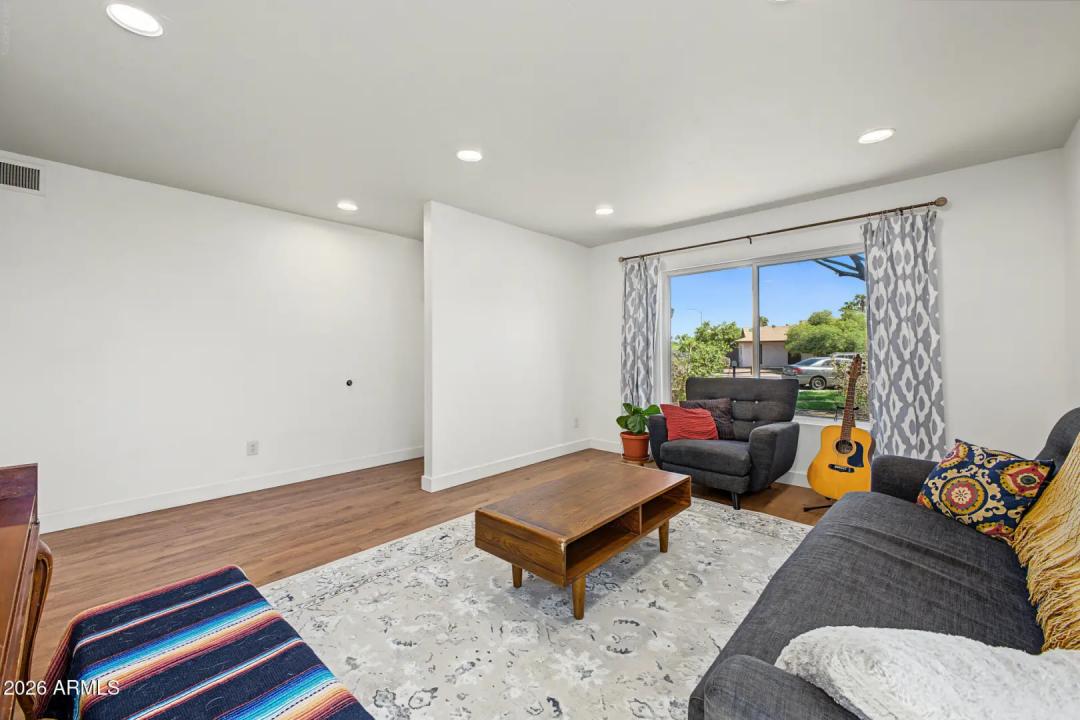 Real Estate Picture 7