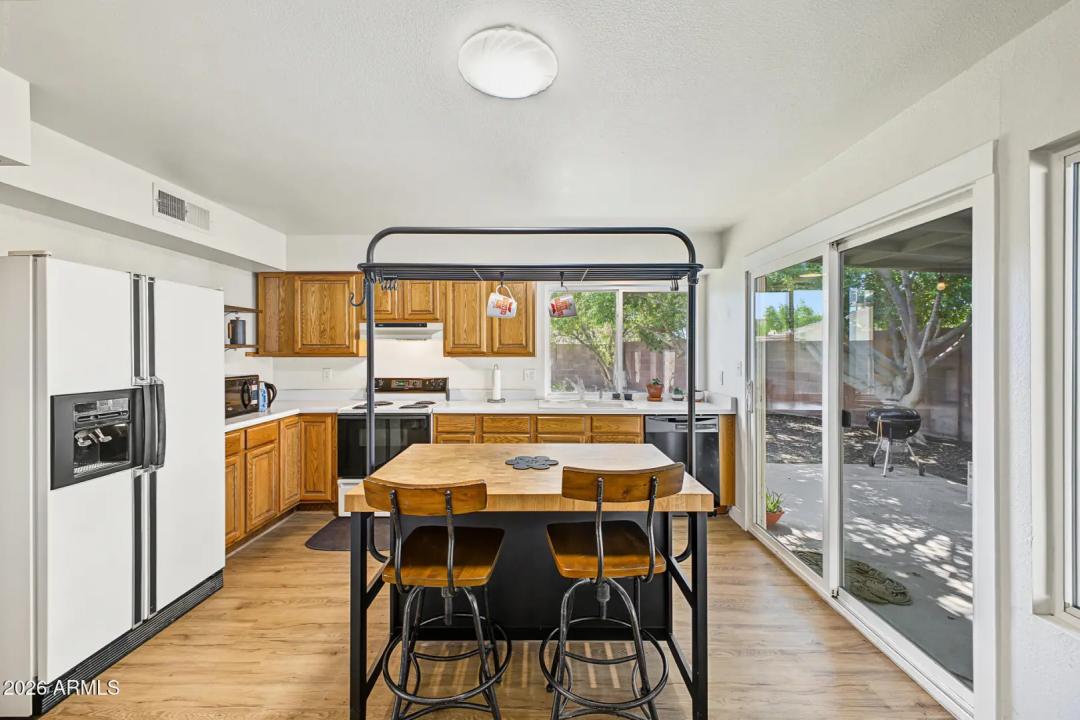 Real Estate Picture 10