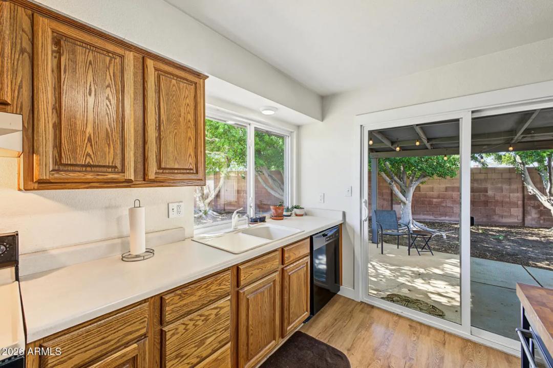 Real Estate Picture 12