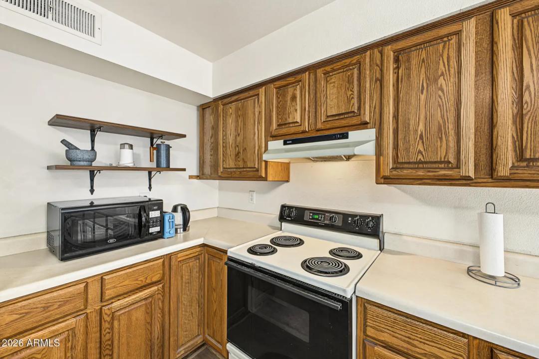 Real Estate Picture 14
