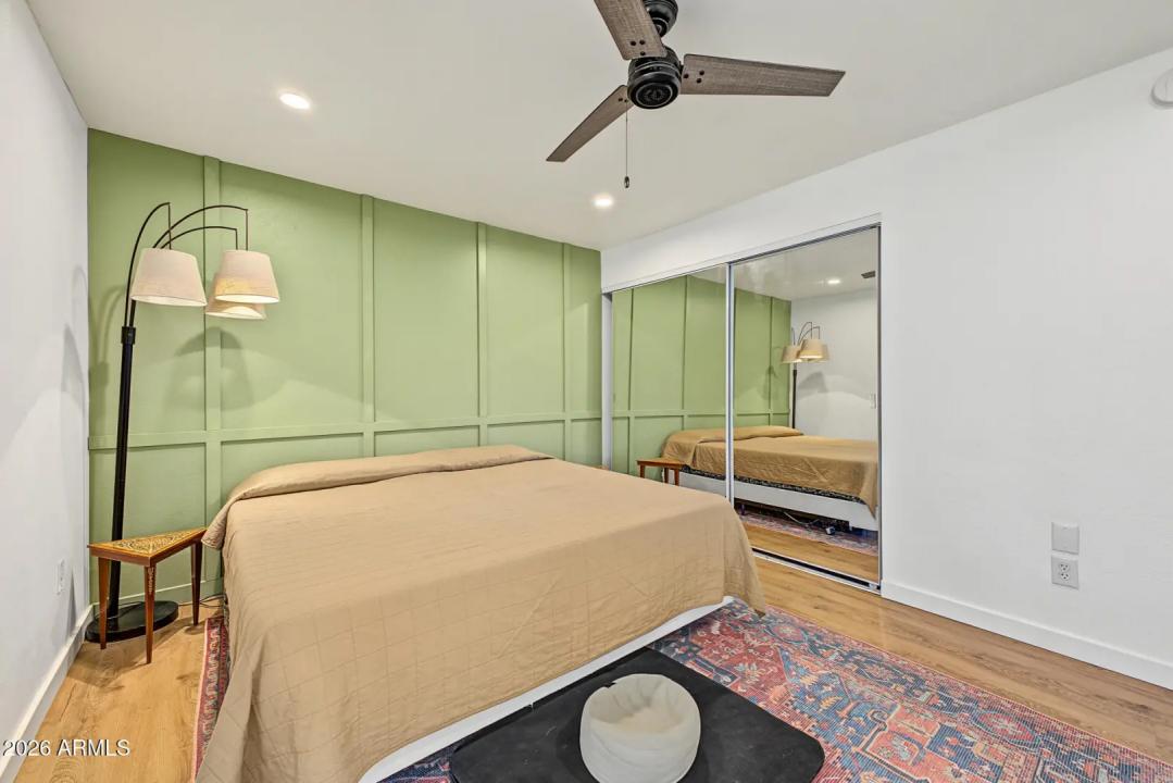 Real Estate Picture 17