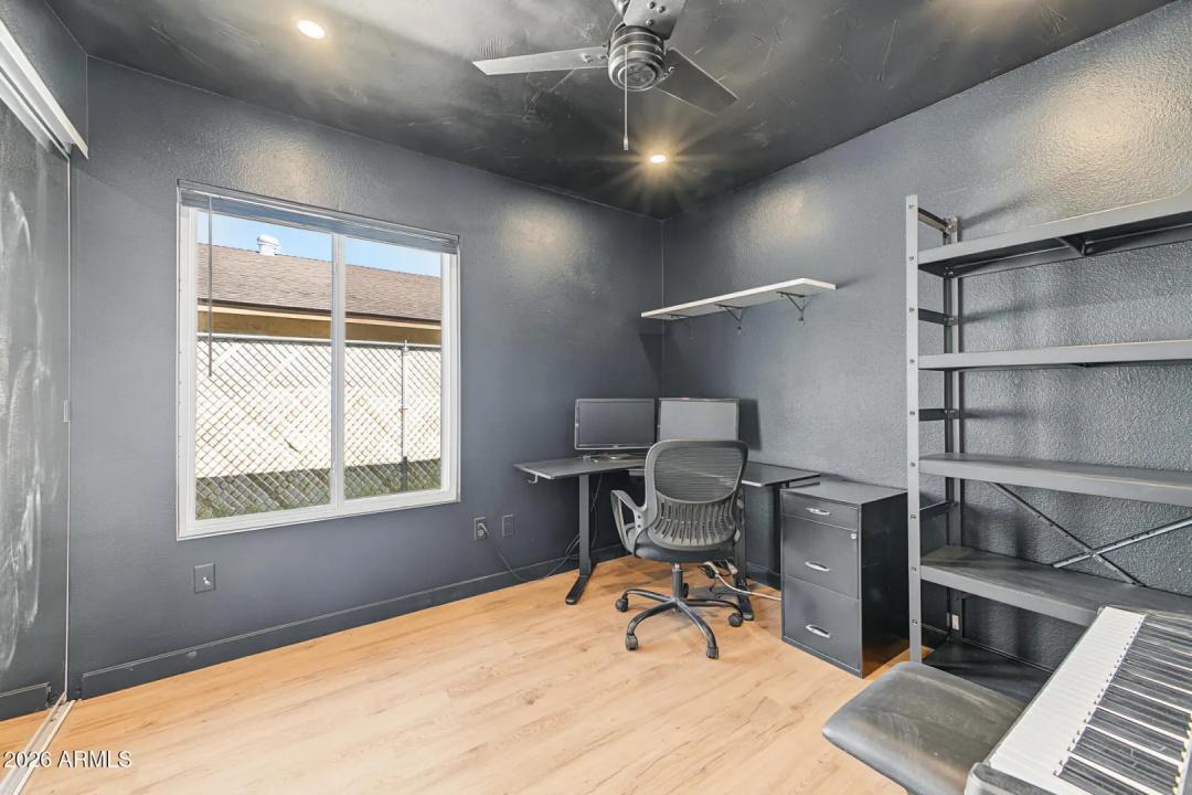 Real Estate Picture 19