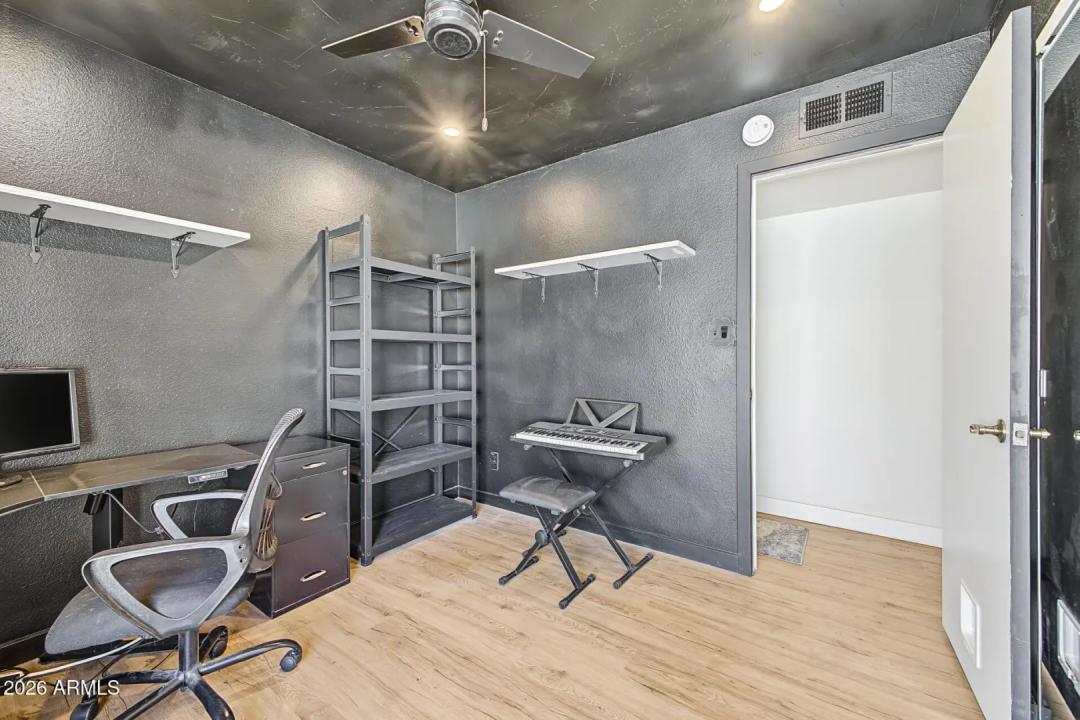 Real Estate Picture 20