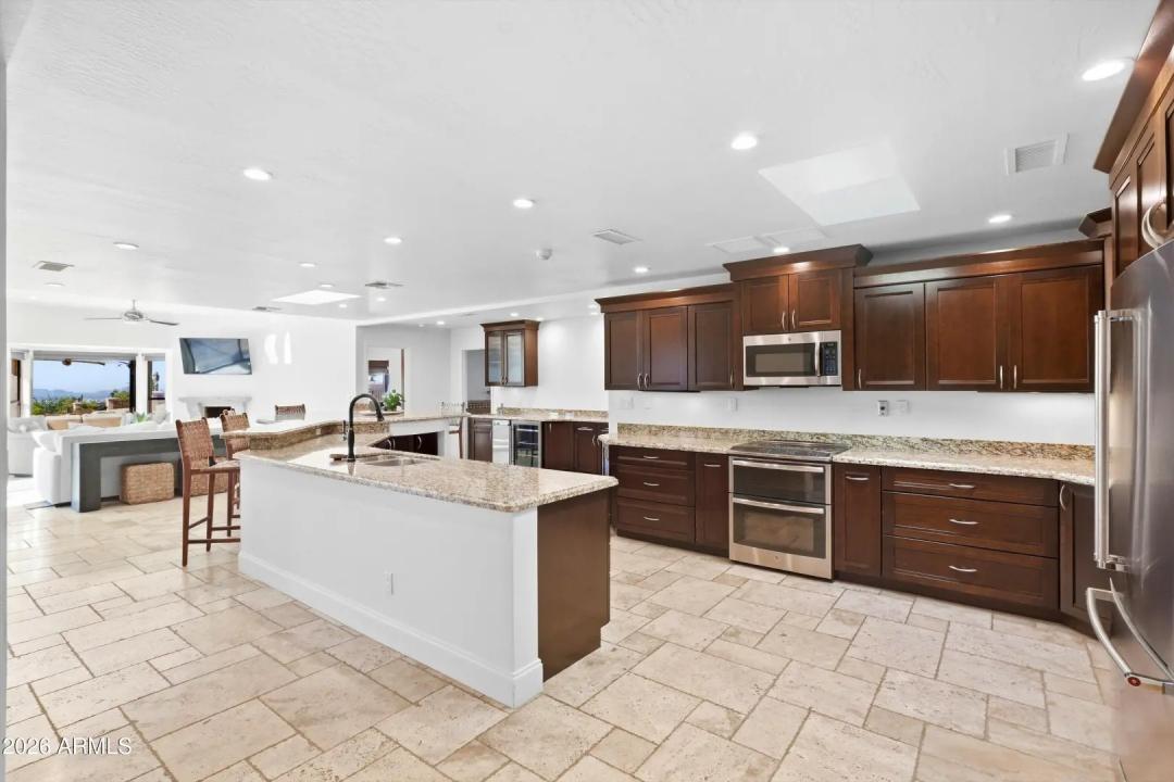 Real Estate Picture 30