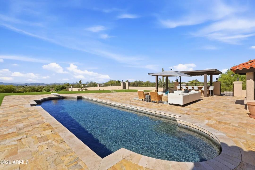 Real Estate Picture 9