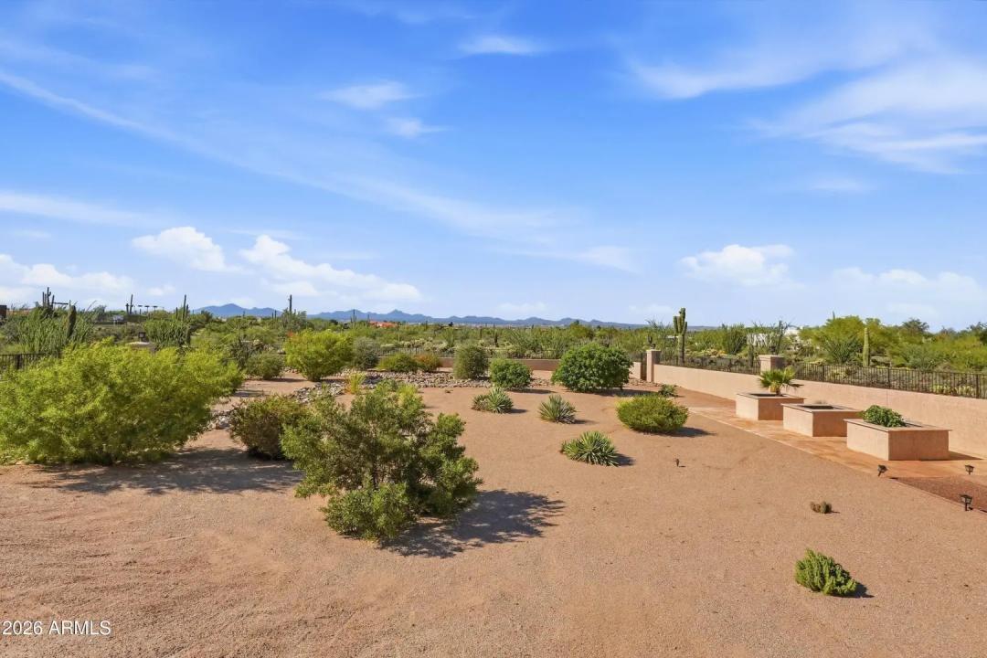 Real Estate Picture 7
