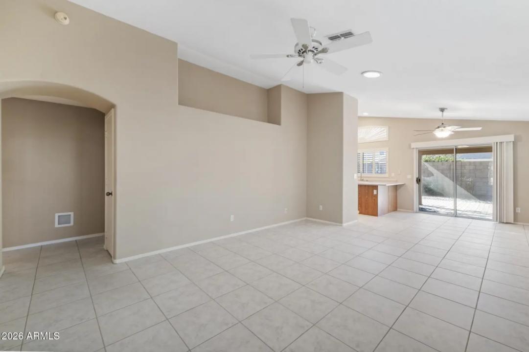 Real Estate Picture 8