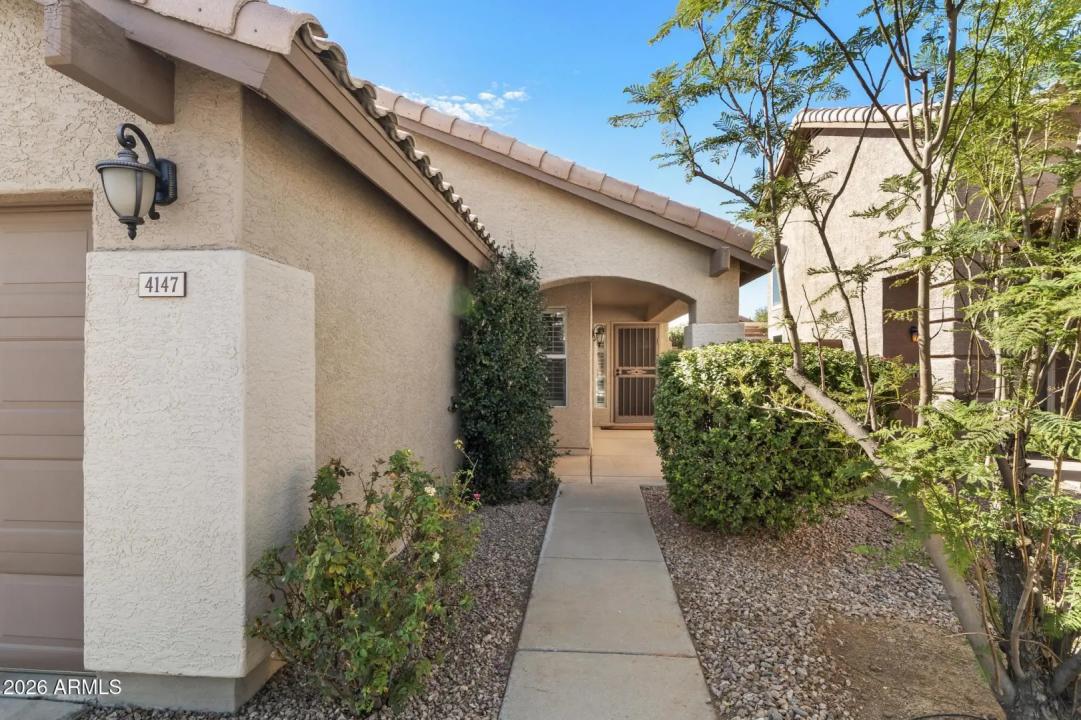 Real Estate Picture 3